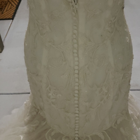 Tule Mermaid Oleg Cassini Wedding Dress in Ivory - Picture 4 of 16
